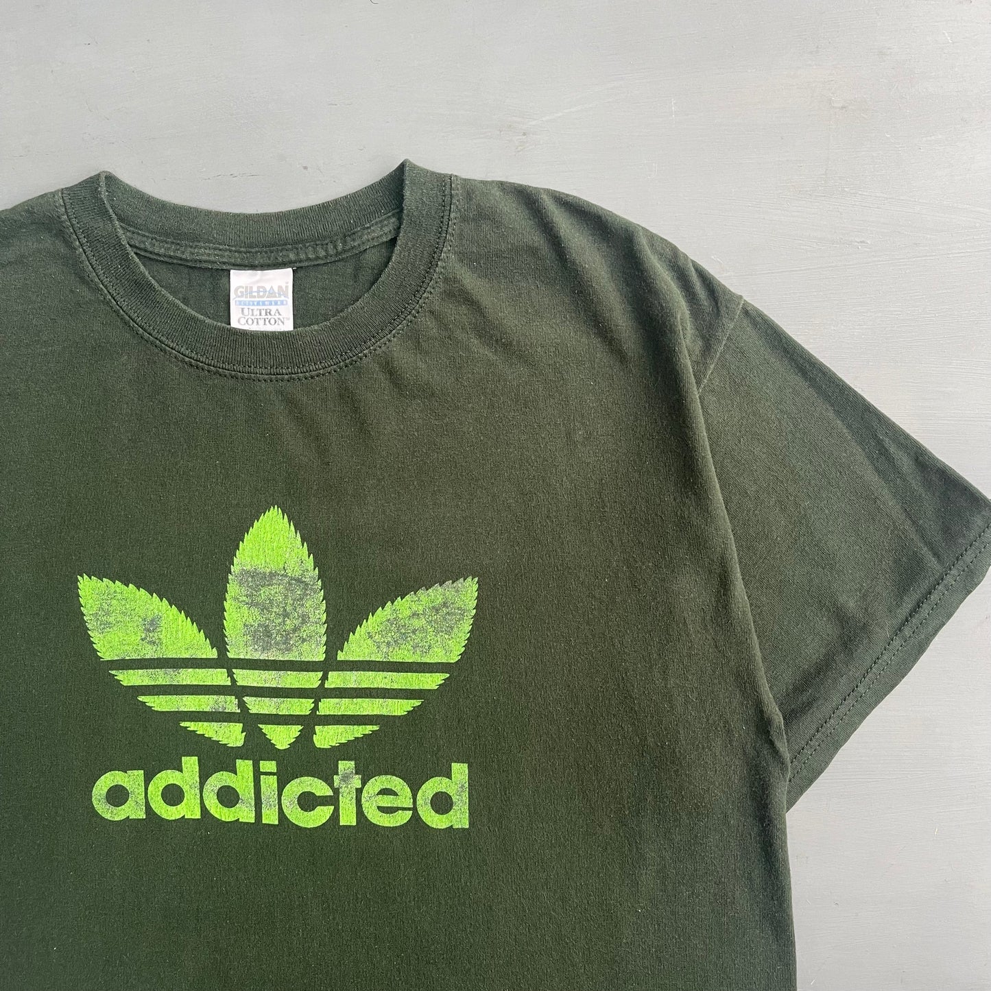 2000s Addicted weed parody T-Shirt (L)