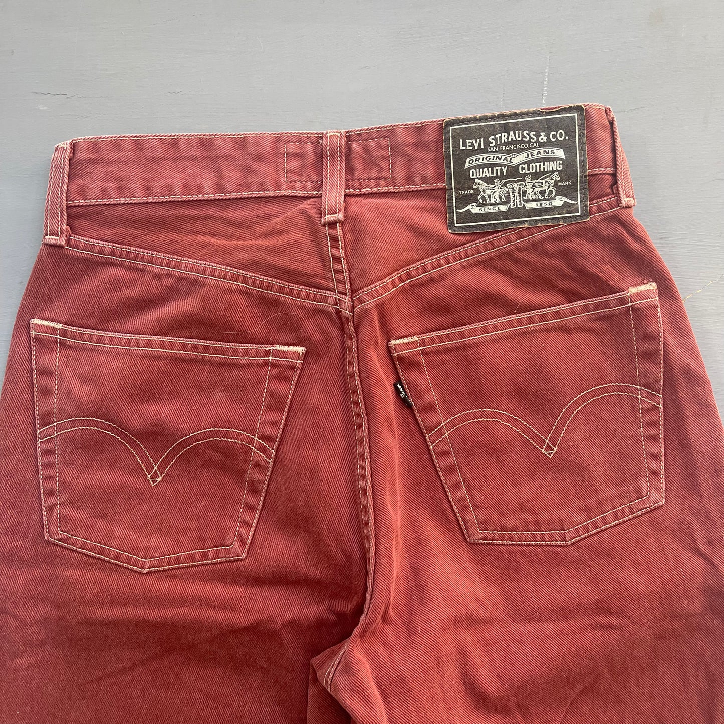 2000s Levi’s denim jorts (28 waist)