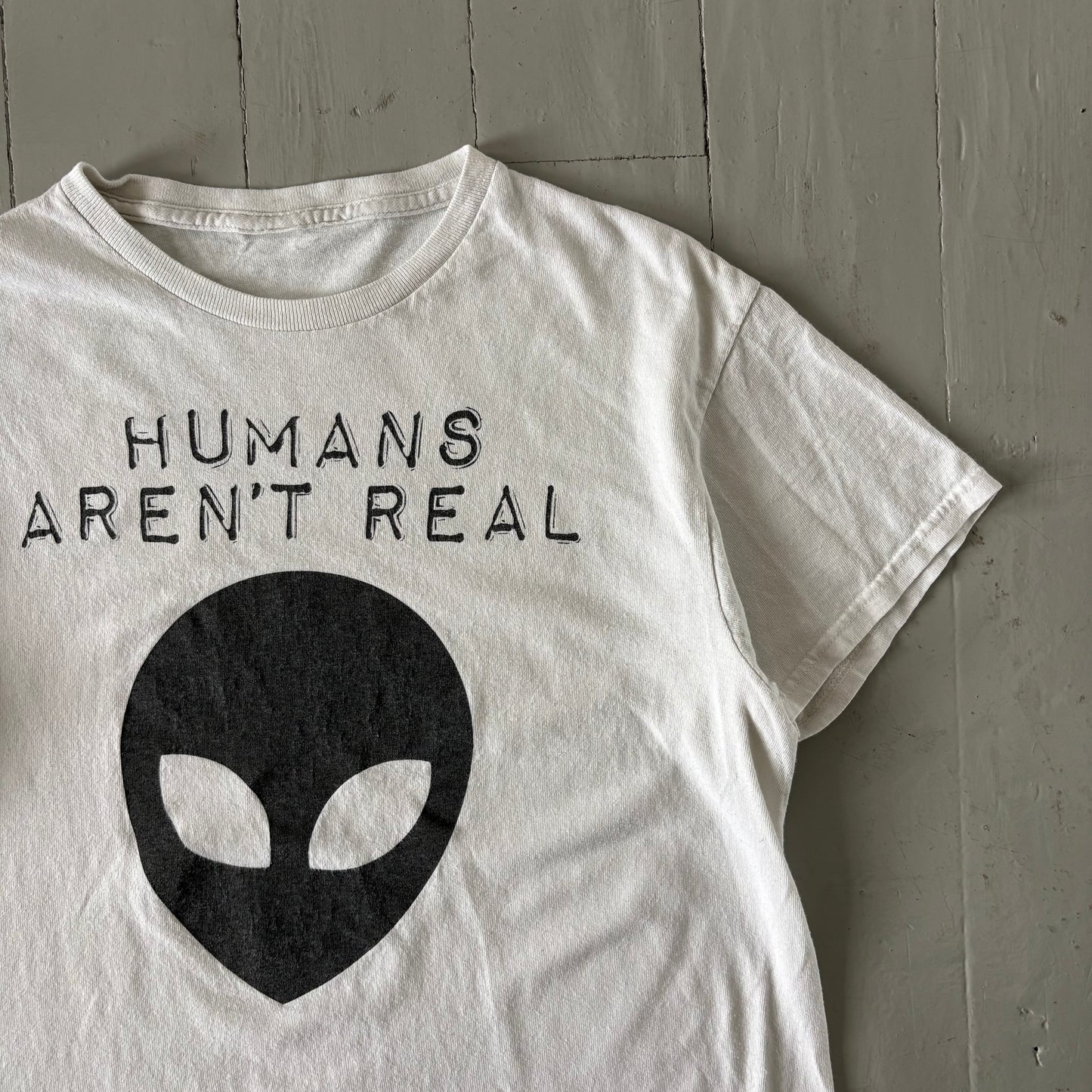 2000s humans aren’t real T-shirt (S/M)