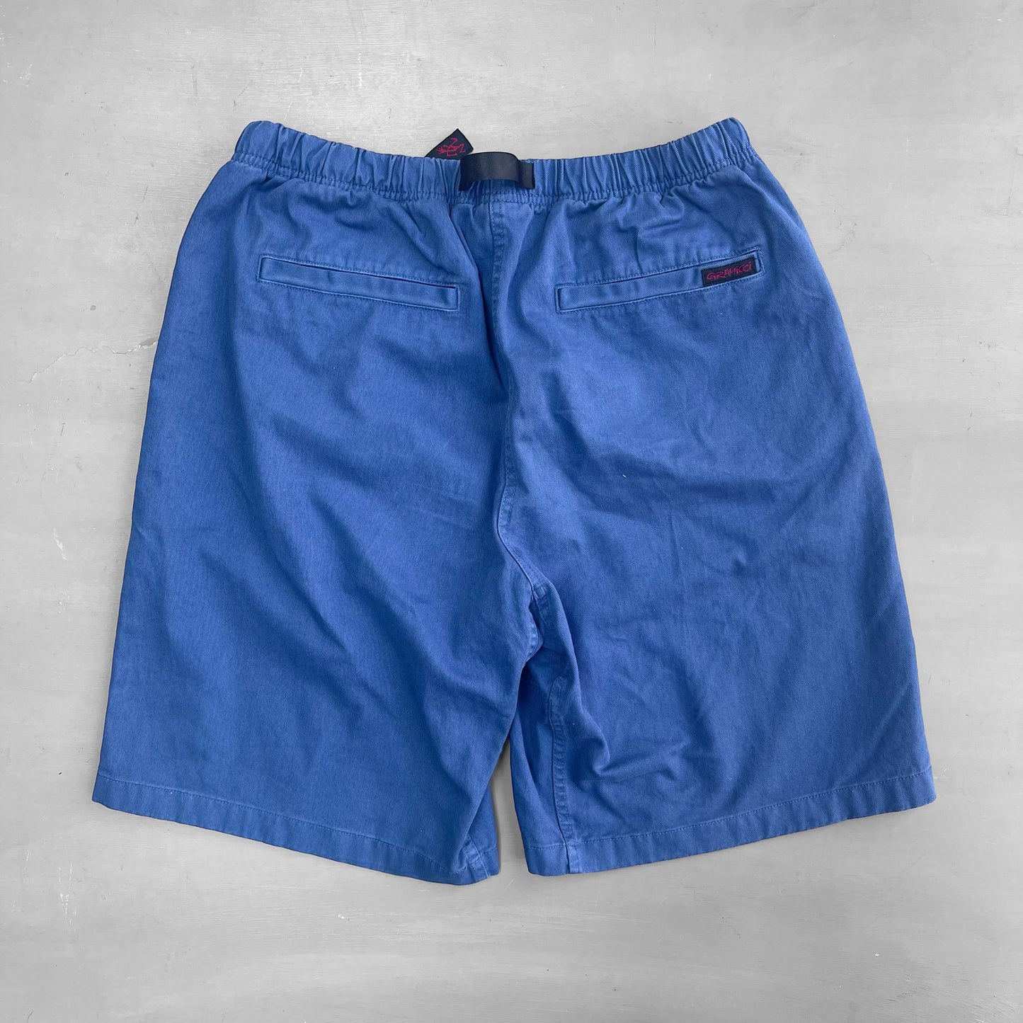 2000s Gramicci utility shorts (34 adjustable waist)