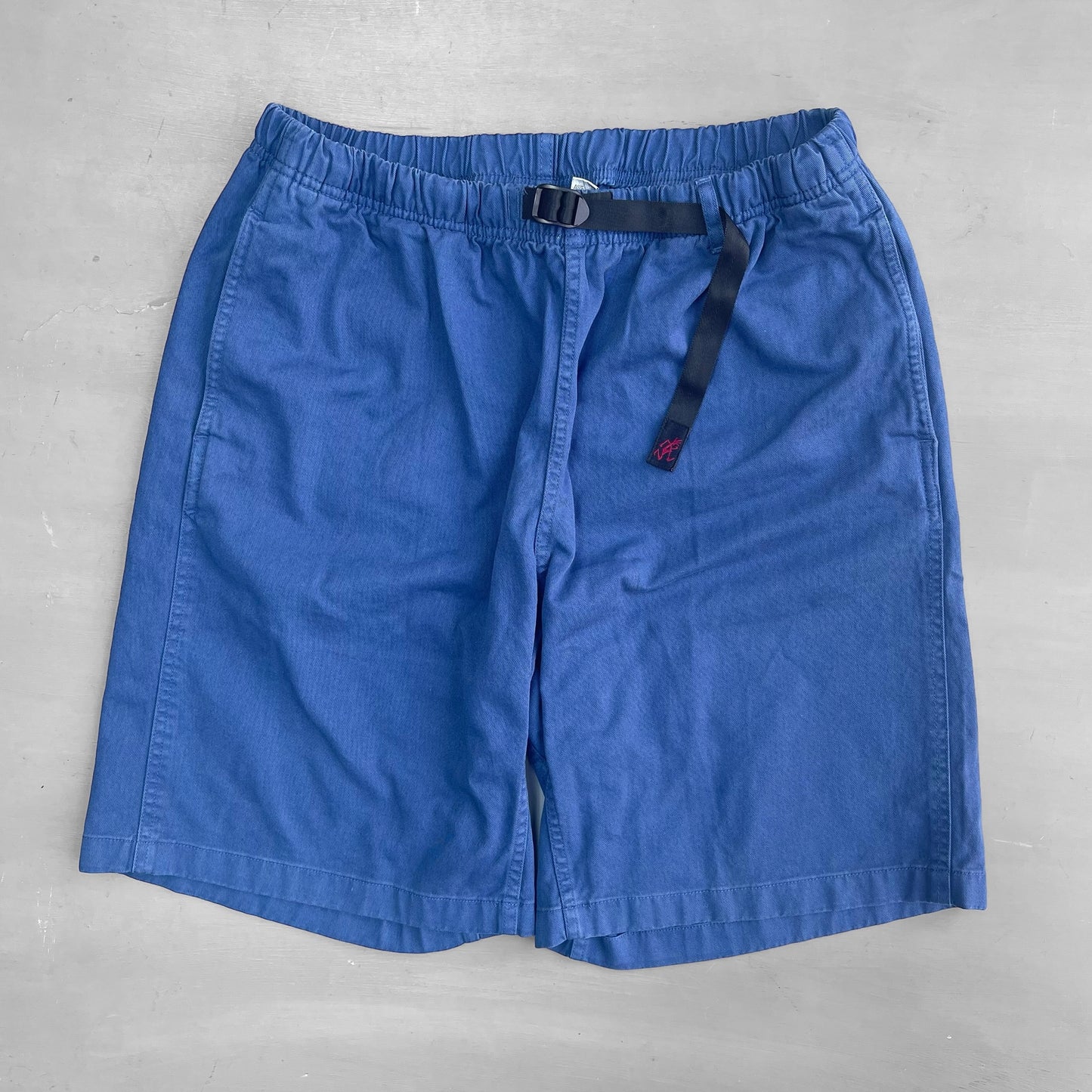 2000s Gramicci utility shorts (34 adjustable waist)