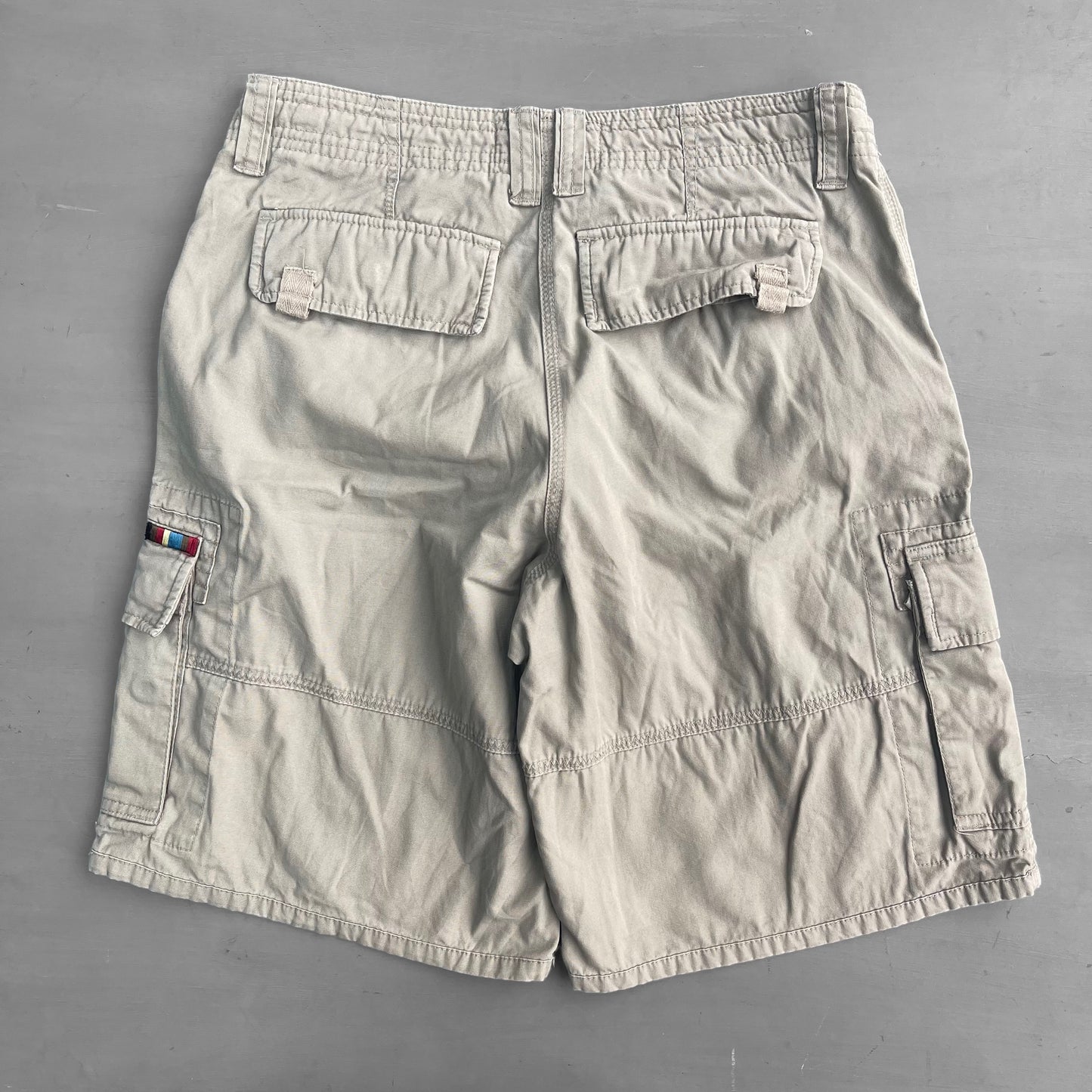 Early 2000s Oakley utility shorts (30 waist)