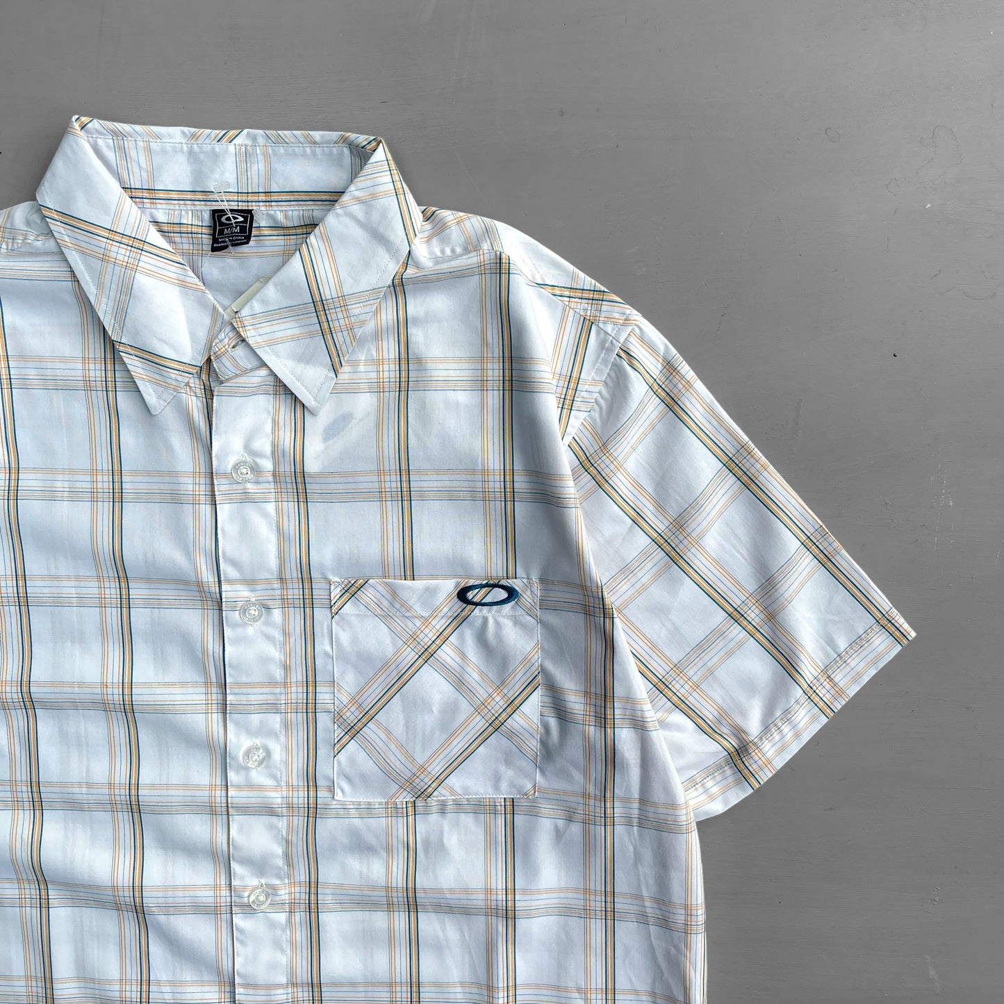 2000s Oakley short sleeve shirt (L)