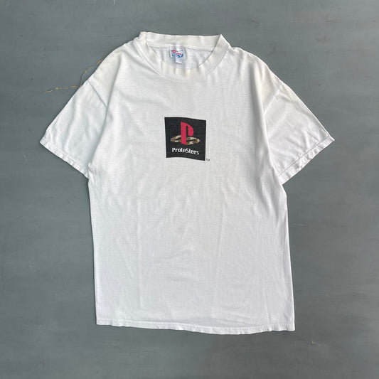 1990s protesters / PlayStation T-Shirt (M)