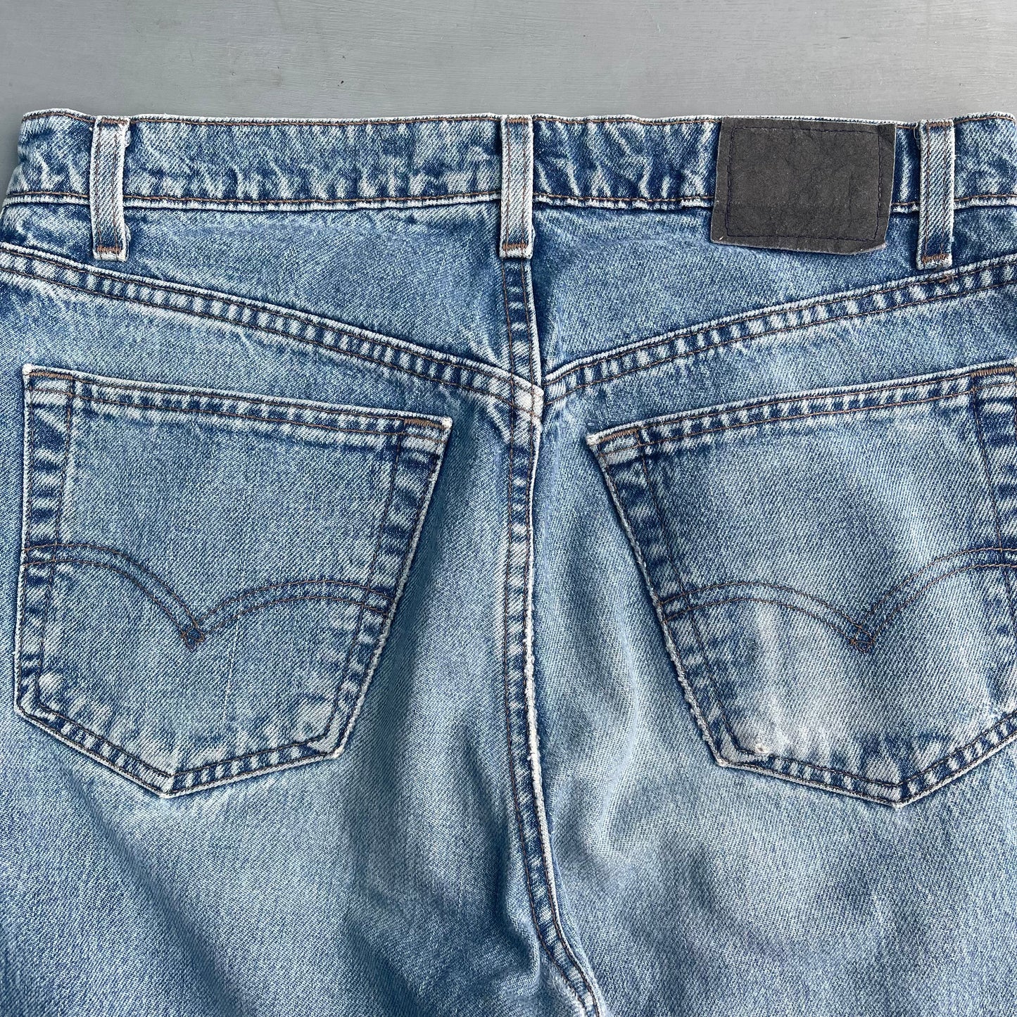 1990s SilverTab Levi’s relaxed jeans (32 waist)