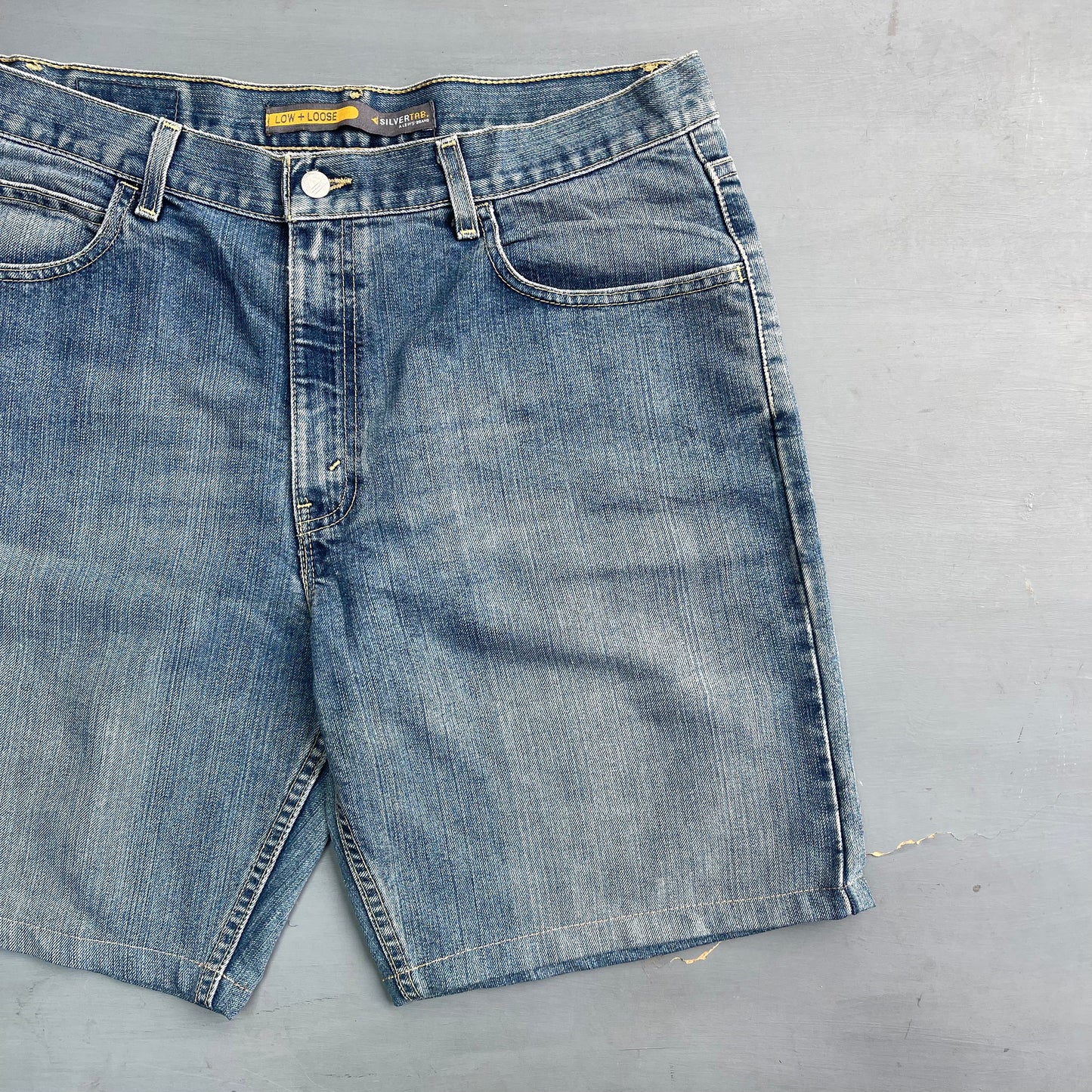 Early 2000s Levi’s Silvertab denim shorts (34 waist)