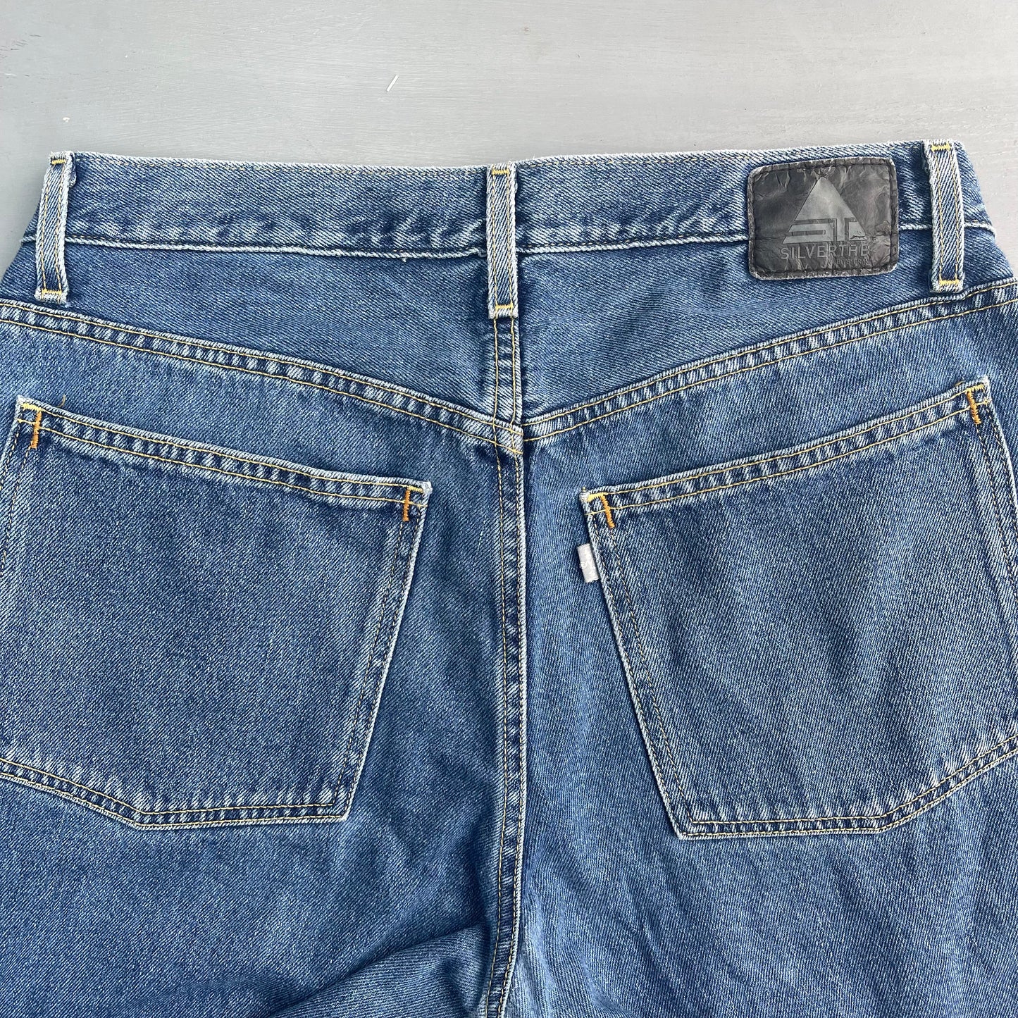 Early 2000s SilverTab Levi’s relaxed jeans (34 waist)