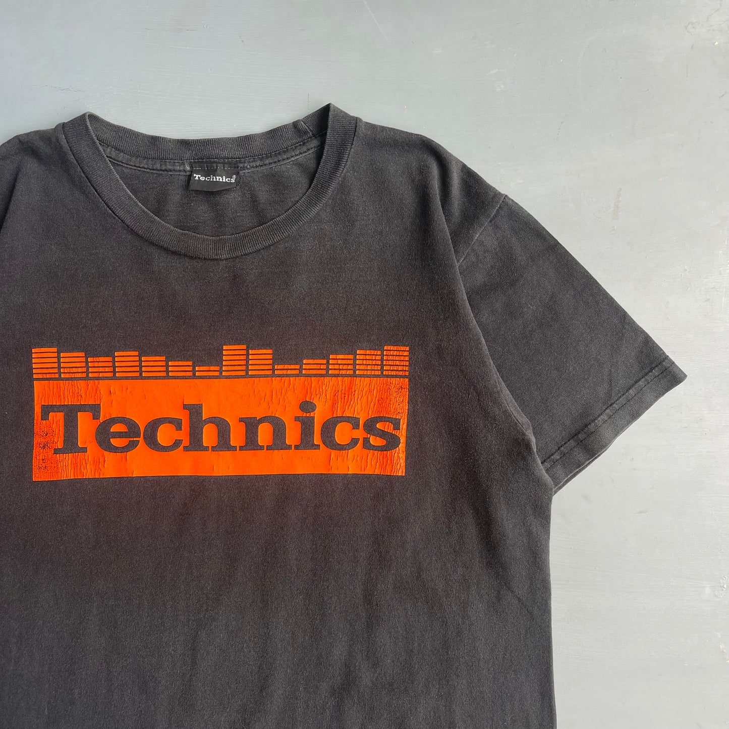 Early 2000s Technics logo T-Shirt (M)