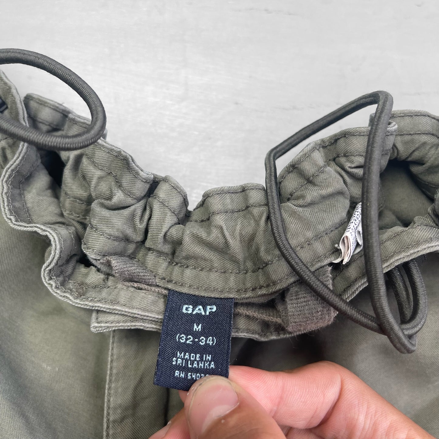 1990s GAP adjustable military shorts (32 waist)