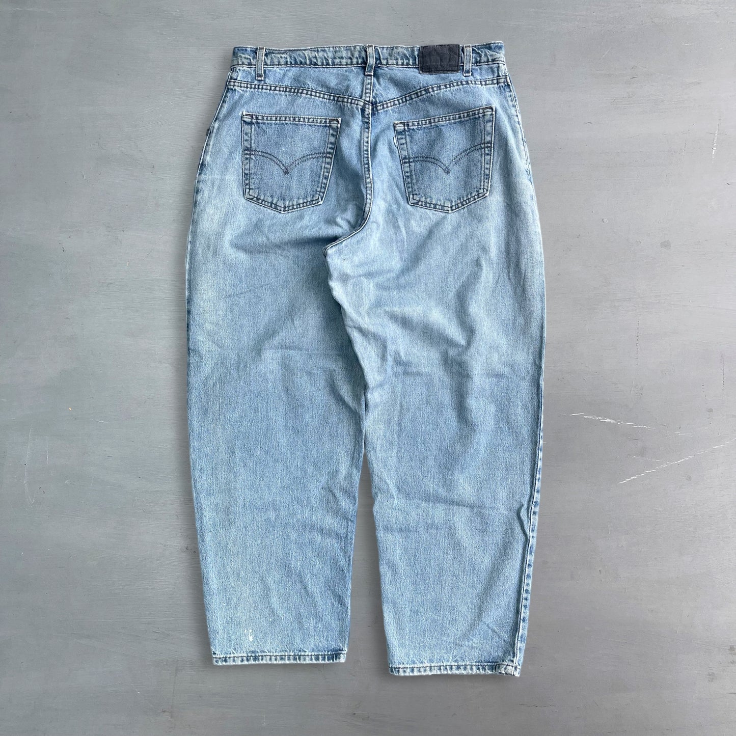 1990s SilverTab Levi’s baggy jeans (38 waist)