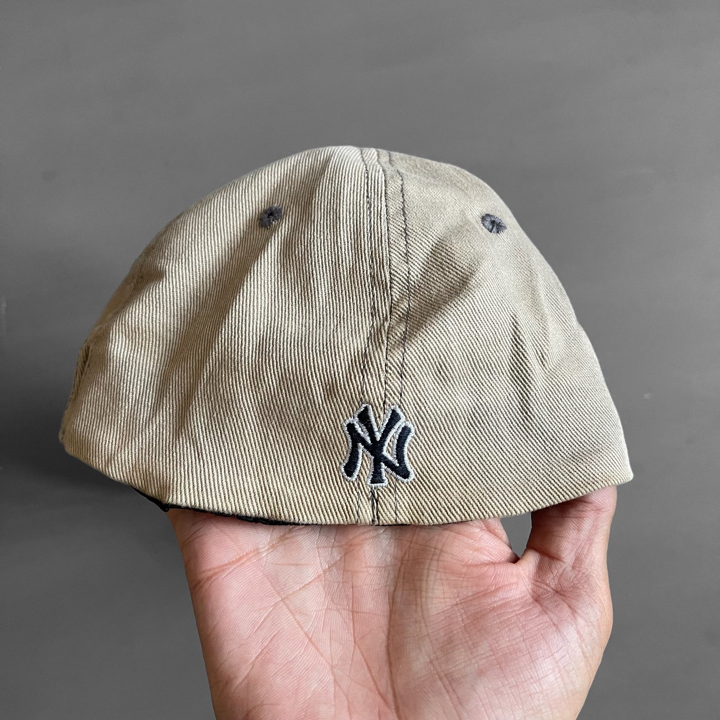 Early 2000s New York Yankees cap (M)