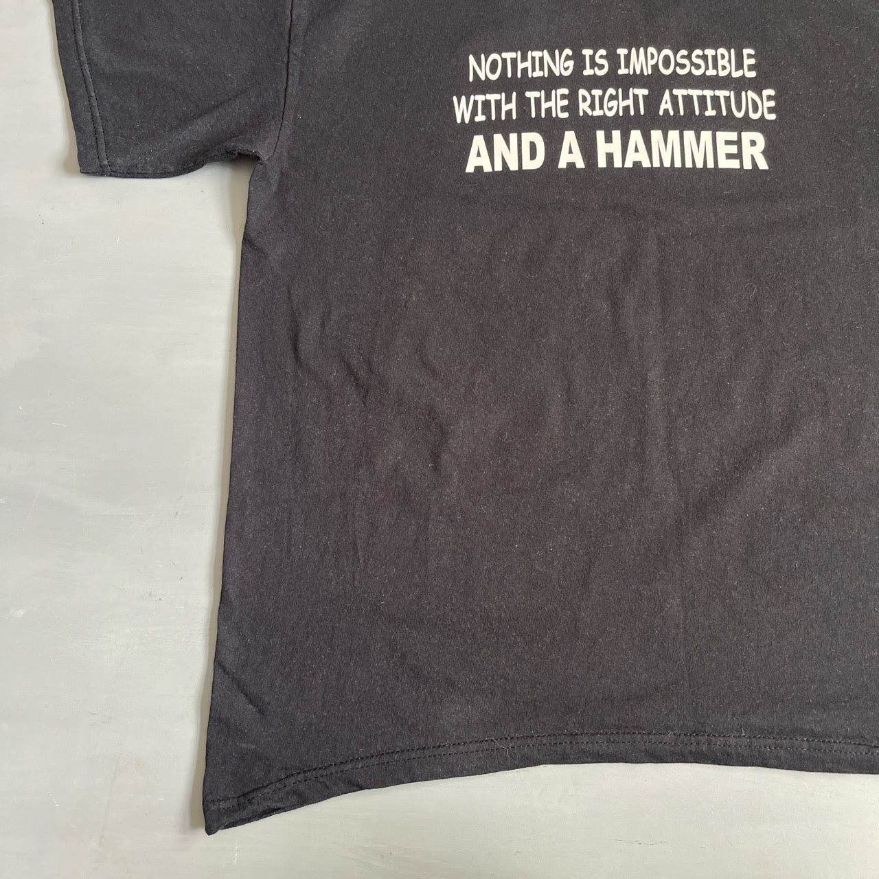 2000s nothing is impossible comedy T-Shirt (L)