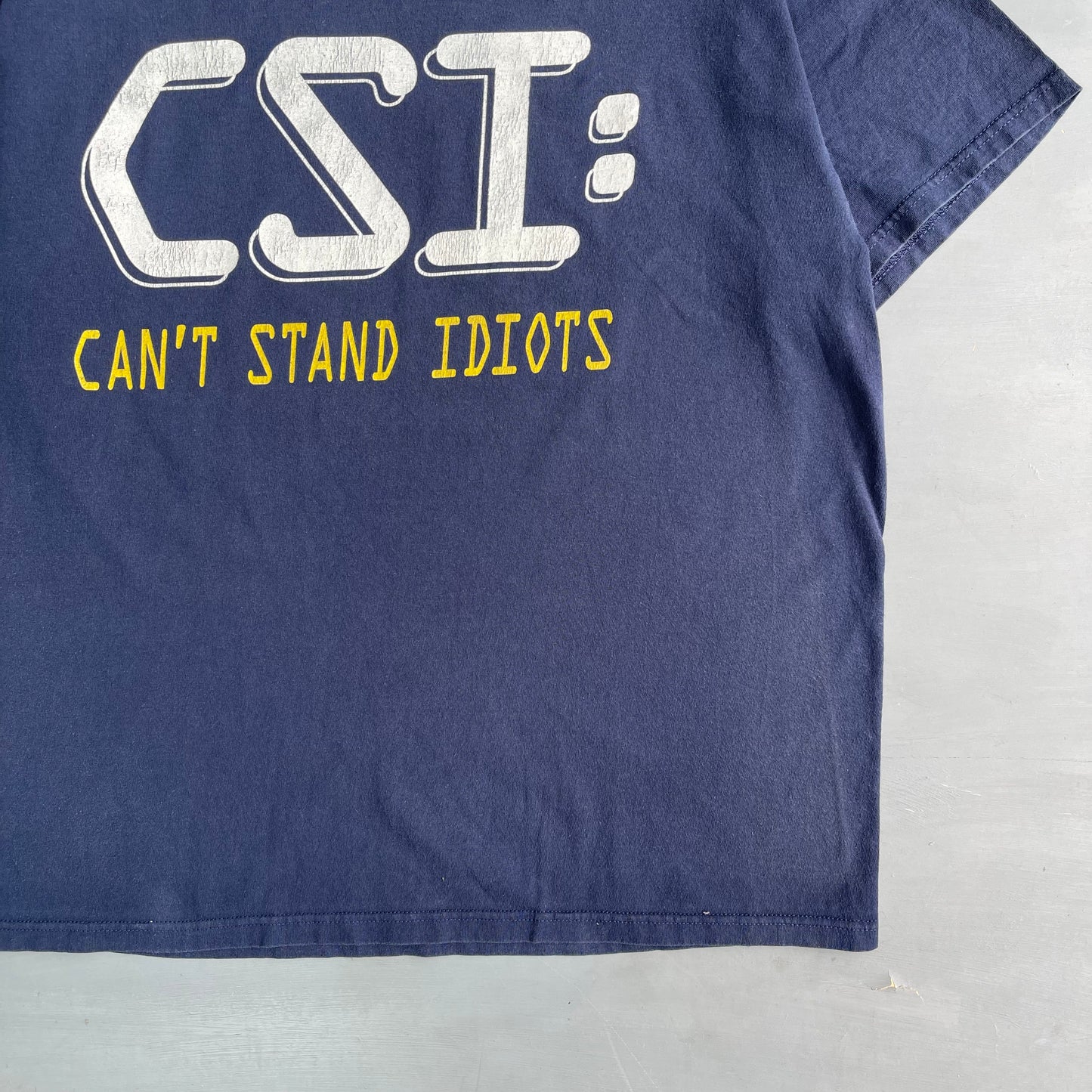 Early 2000s CSI: can’t stand idiots parody T-Shirt (L)