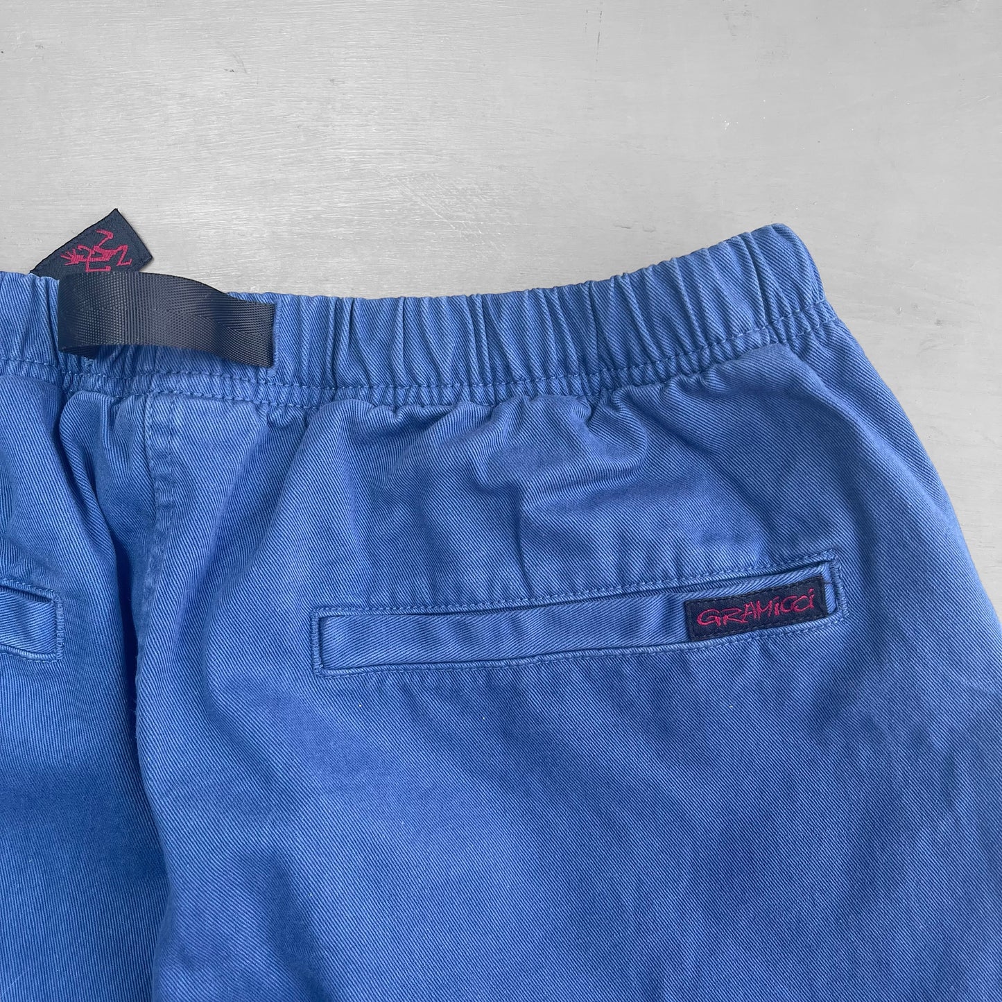 2000s Gramicci utility shorts (34 adjustable waist)