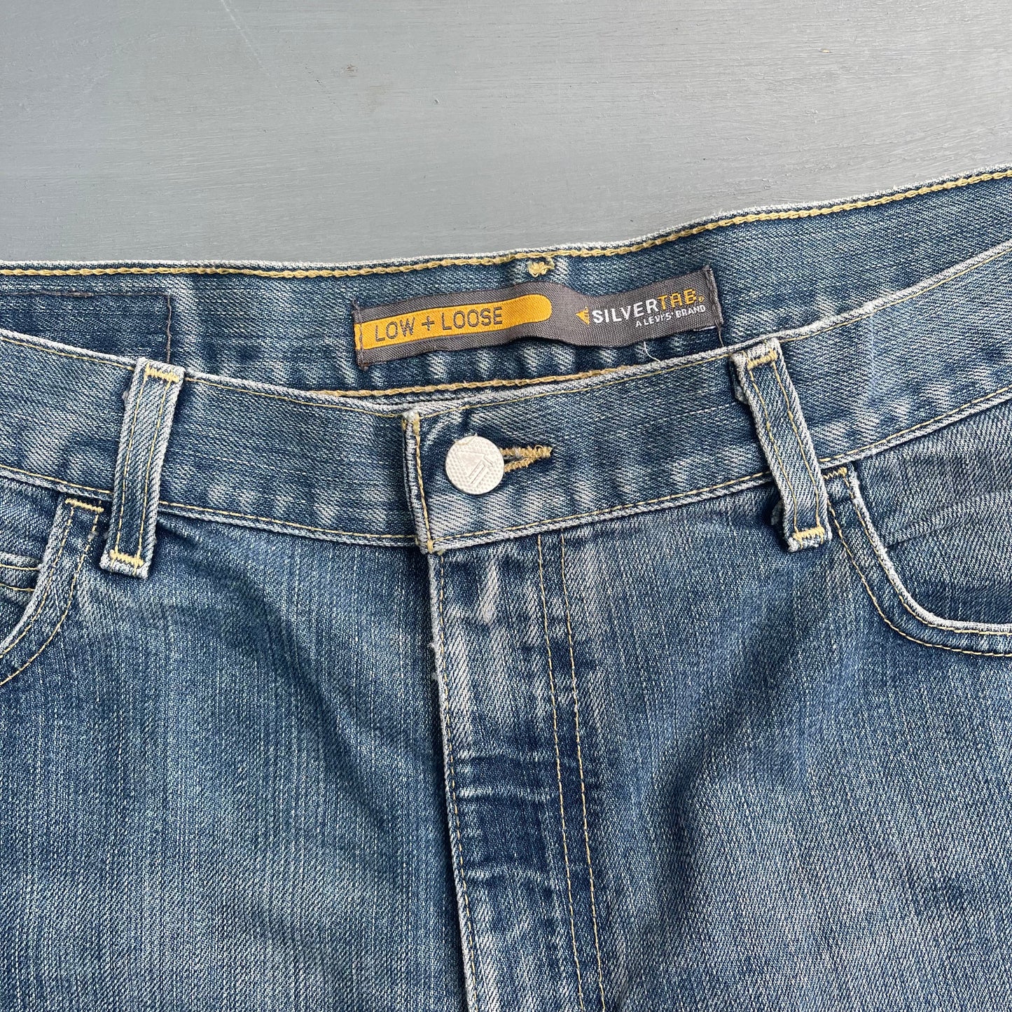 Early 2000s Levi’s Silvertab denim shorts (34 waist)