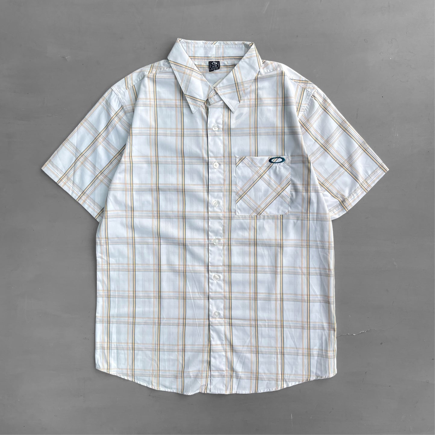 2000s Oakley short sleeve shirt (L)