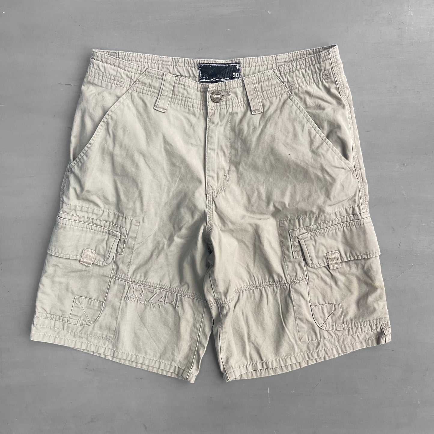 Early 2000s Oakley utility shorts (30 waist)