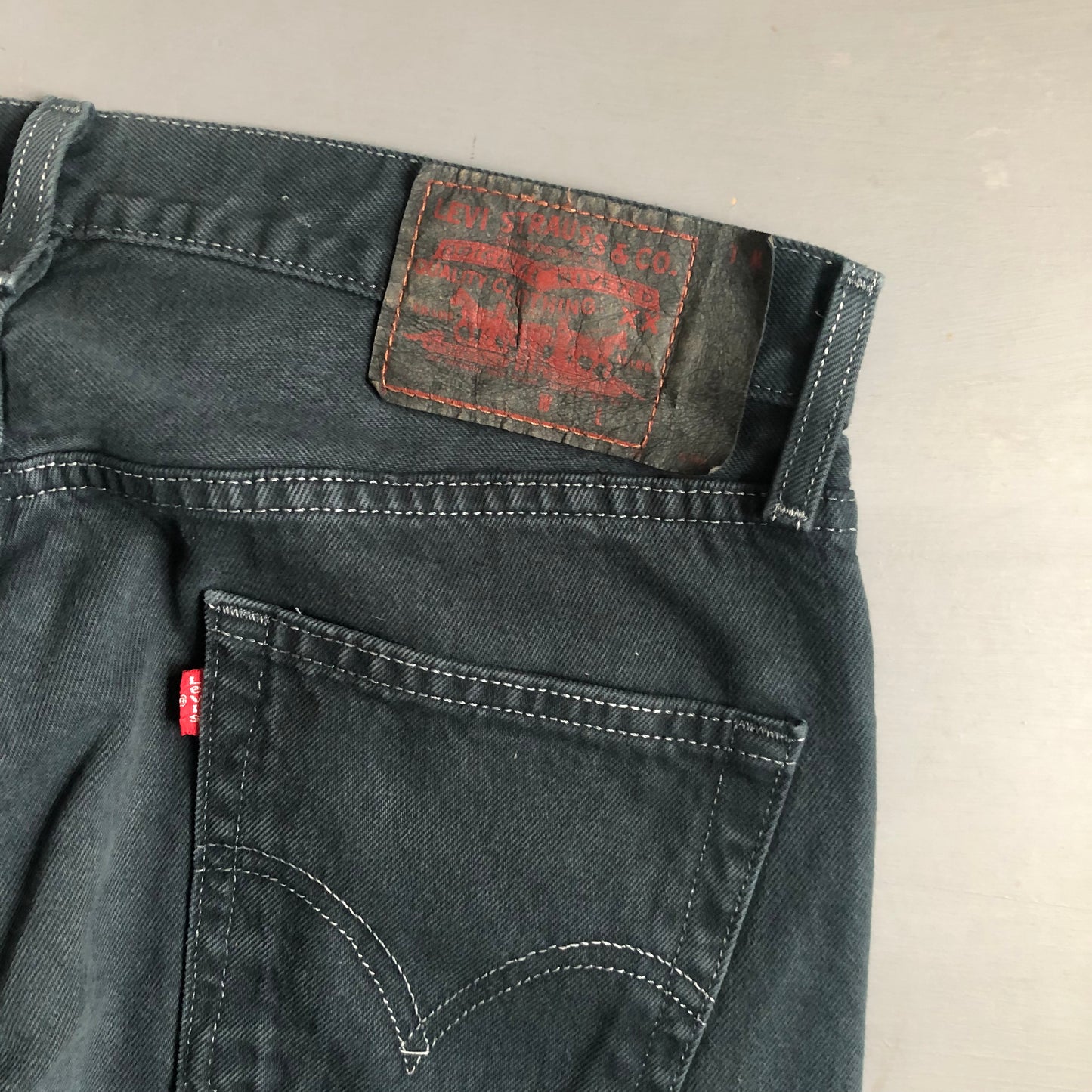 Vintage 90s Baggy Levis (33 waist)