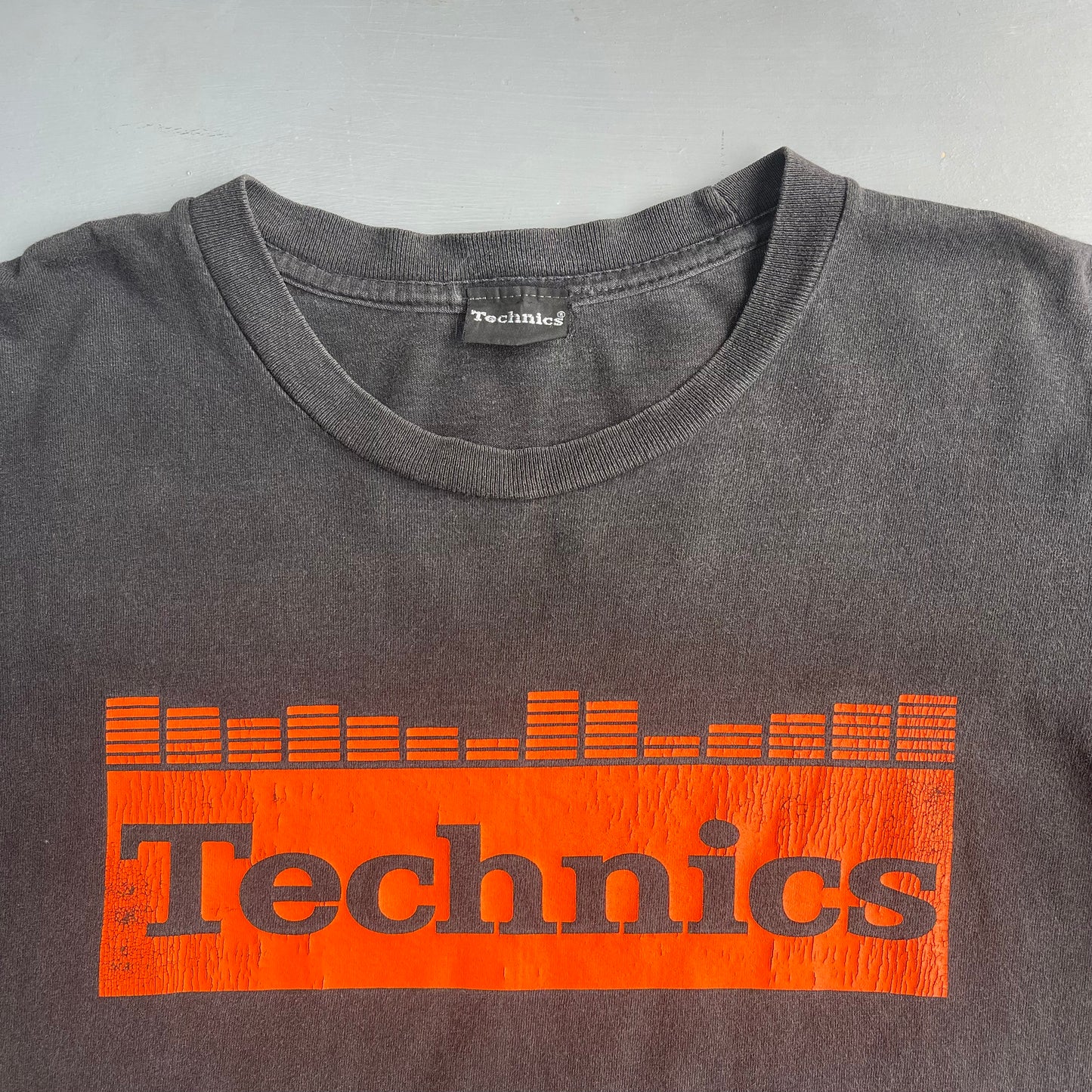 Early 2000s Technics logo T-Shirt (M)