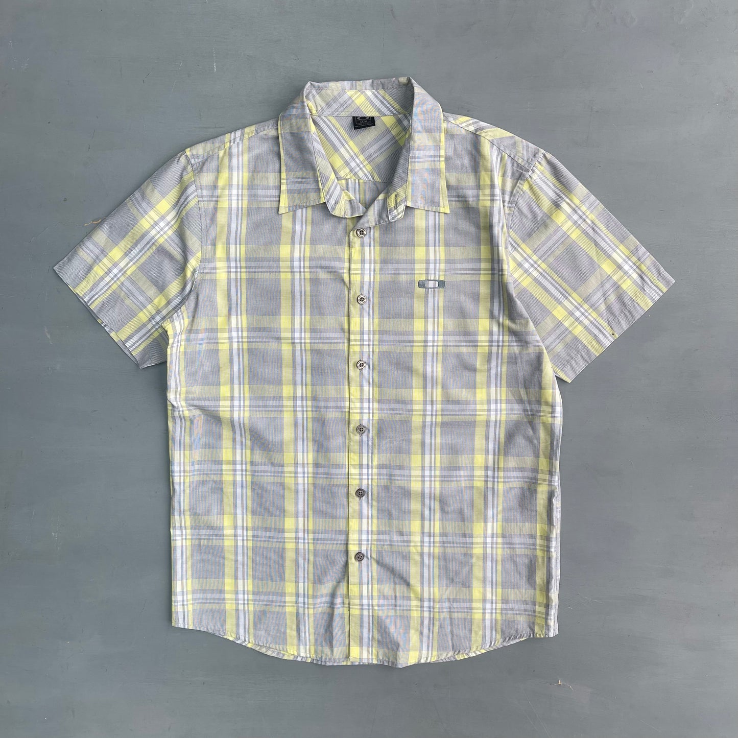 2000s Oakley checked shirt sleeve shirt (L)