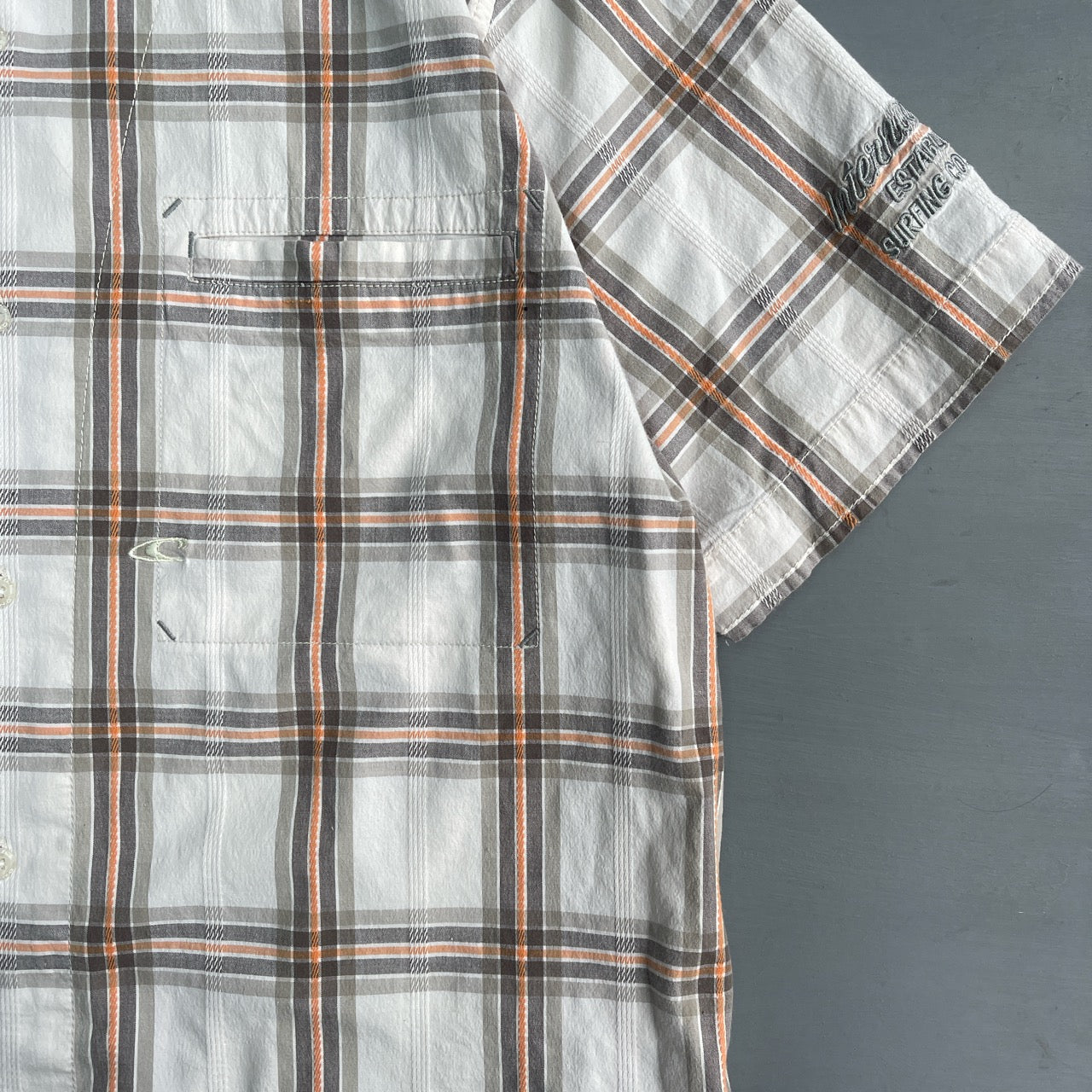 Early 2000s checked O’Neill short sleeve shirt (L)