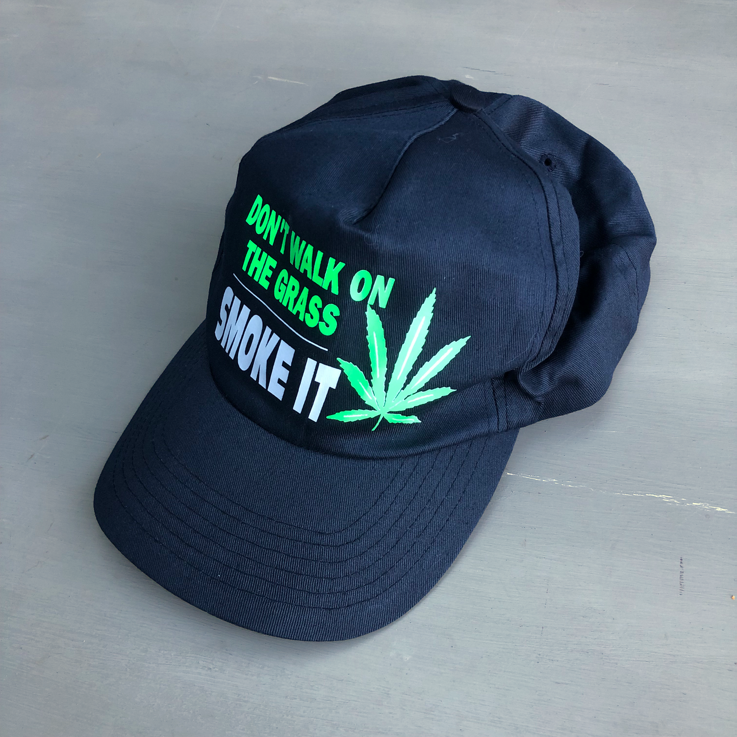 Vintage 90s Dont walk on the grass, smoke it trucker cap