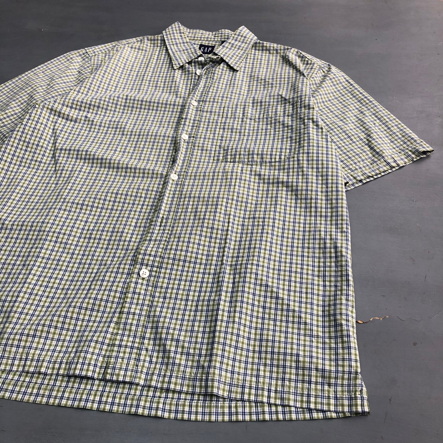 90s short sleeve checked Gap shirt (L)