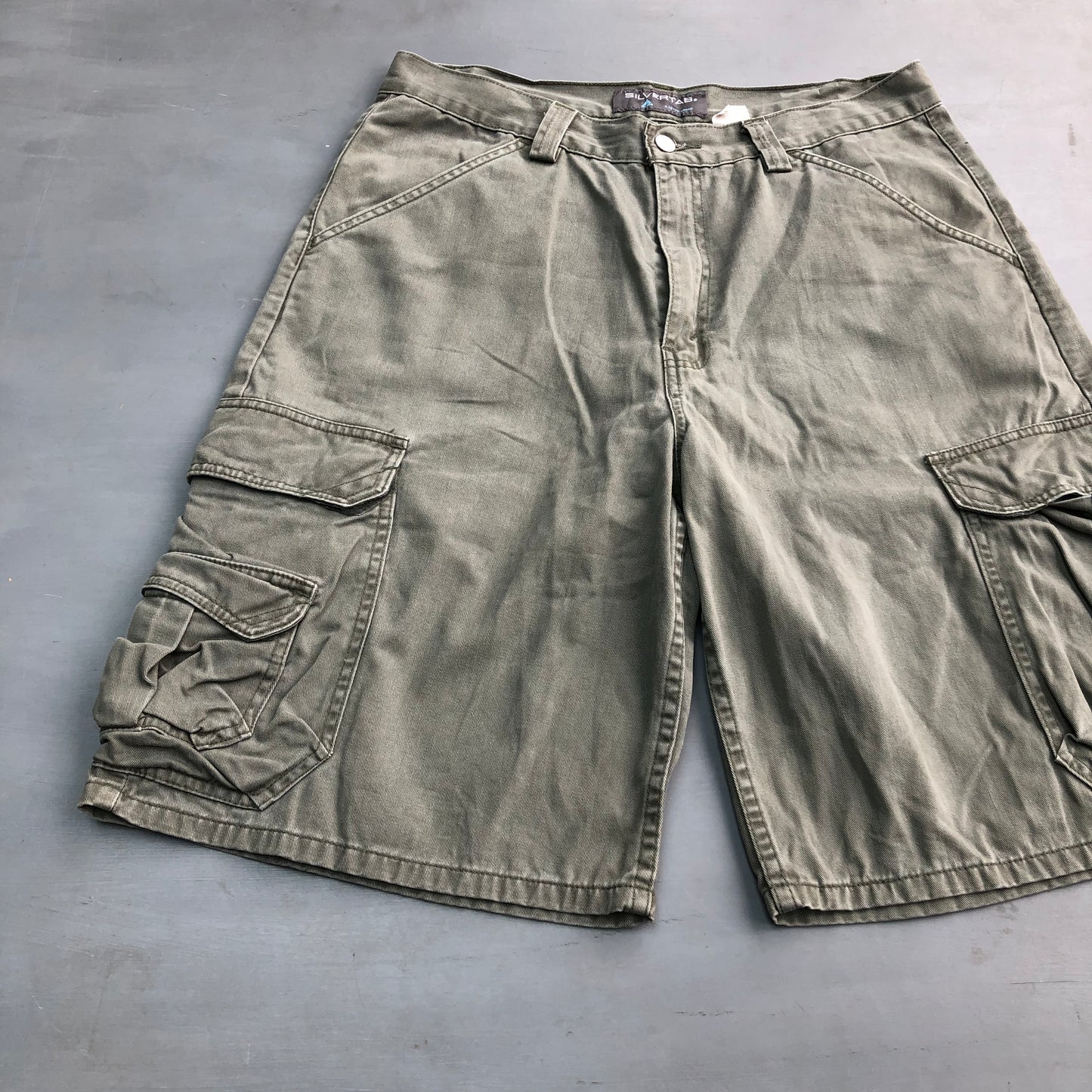 2000s Levis SilverTab utility shorts (34 waist)