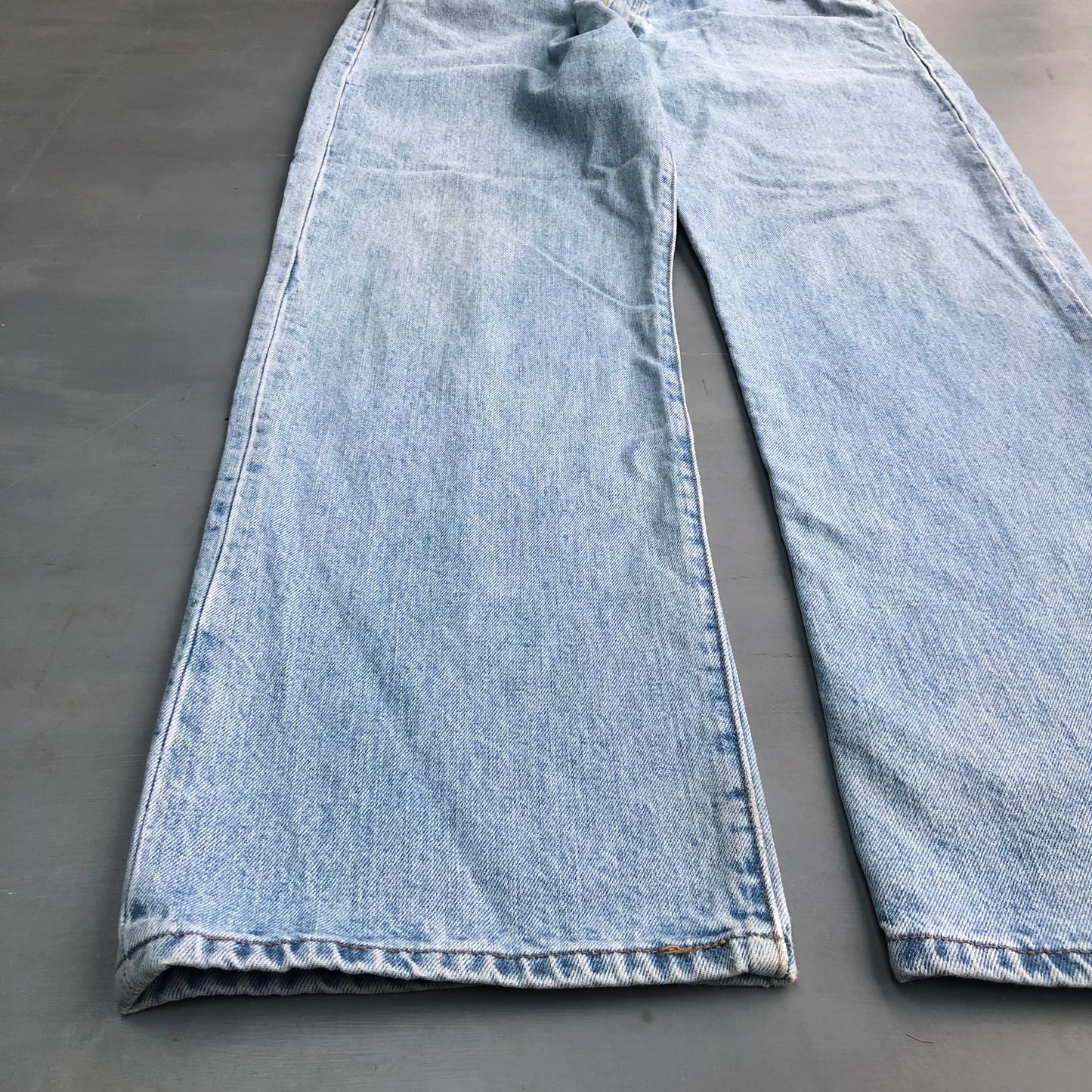 2000s light blue wash Levis 501 (34 waist)