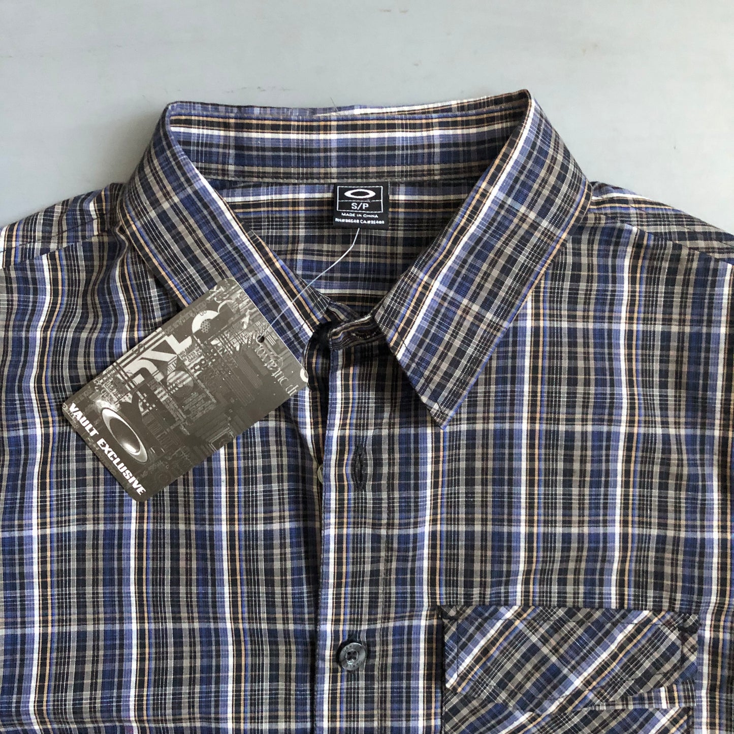 2000s short sleeve Oakley checked shirt (M)