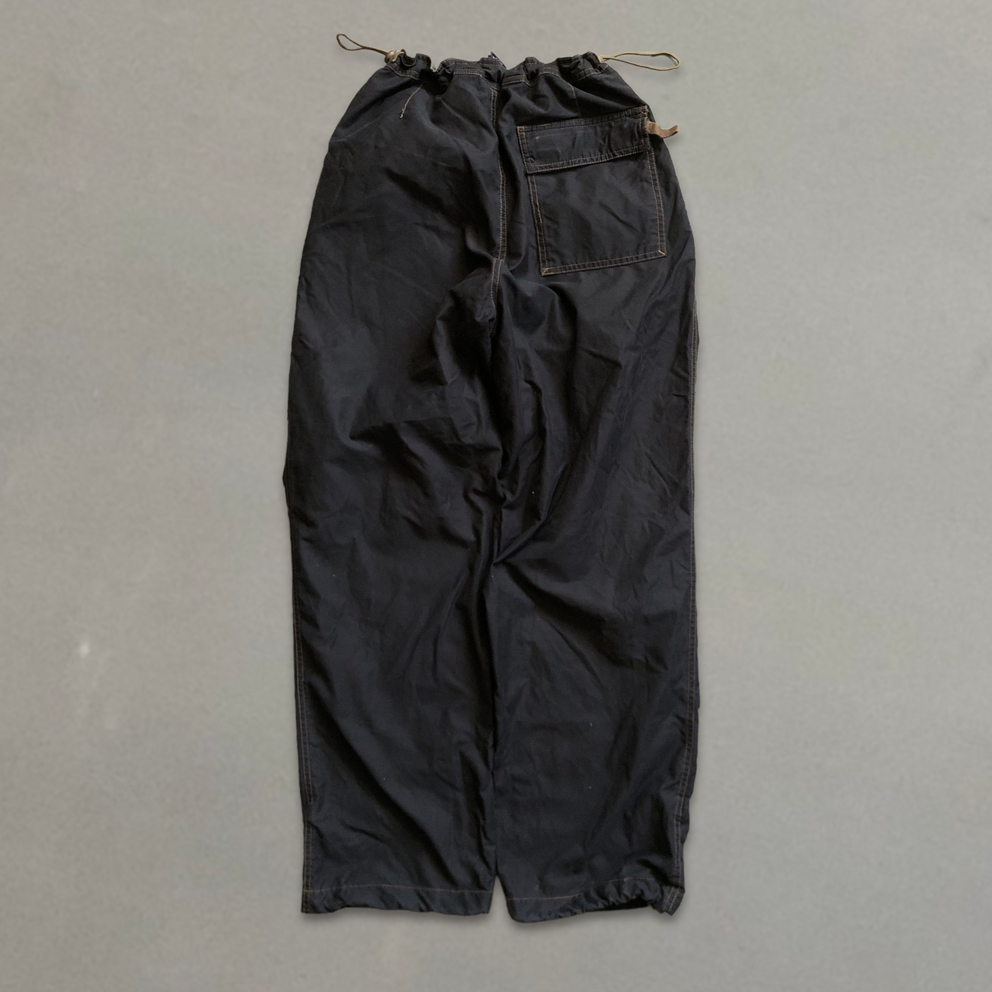 Vintage early 2000s GAP parachute pants (32 waist adjustable)