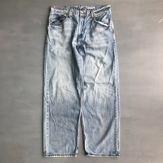 Early 2000s Levis silvertab baggy jeans (33 waist)