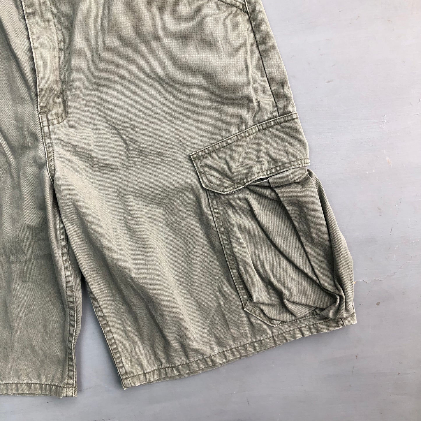 2000s Levis SilverTab utility shorts (34 waist)