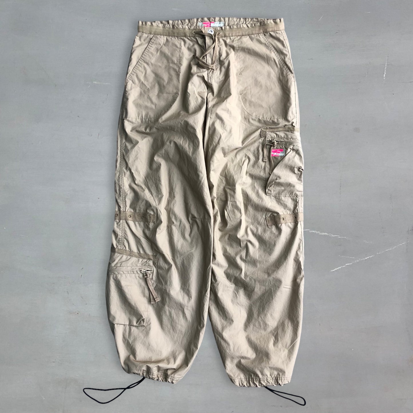 Early 2000s ROXY parachute pants (34 adjustable waist)