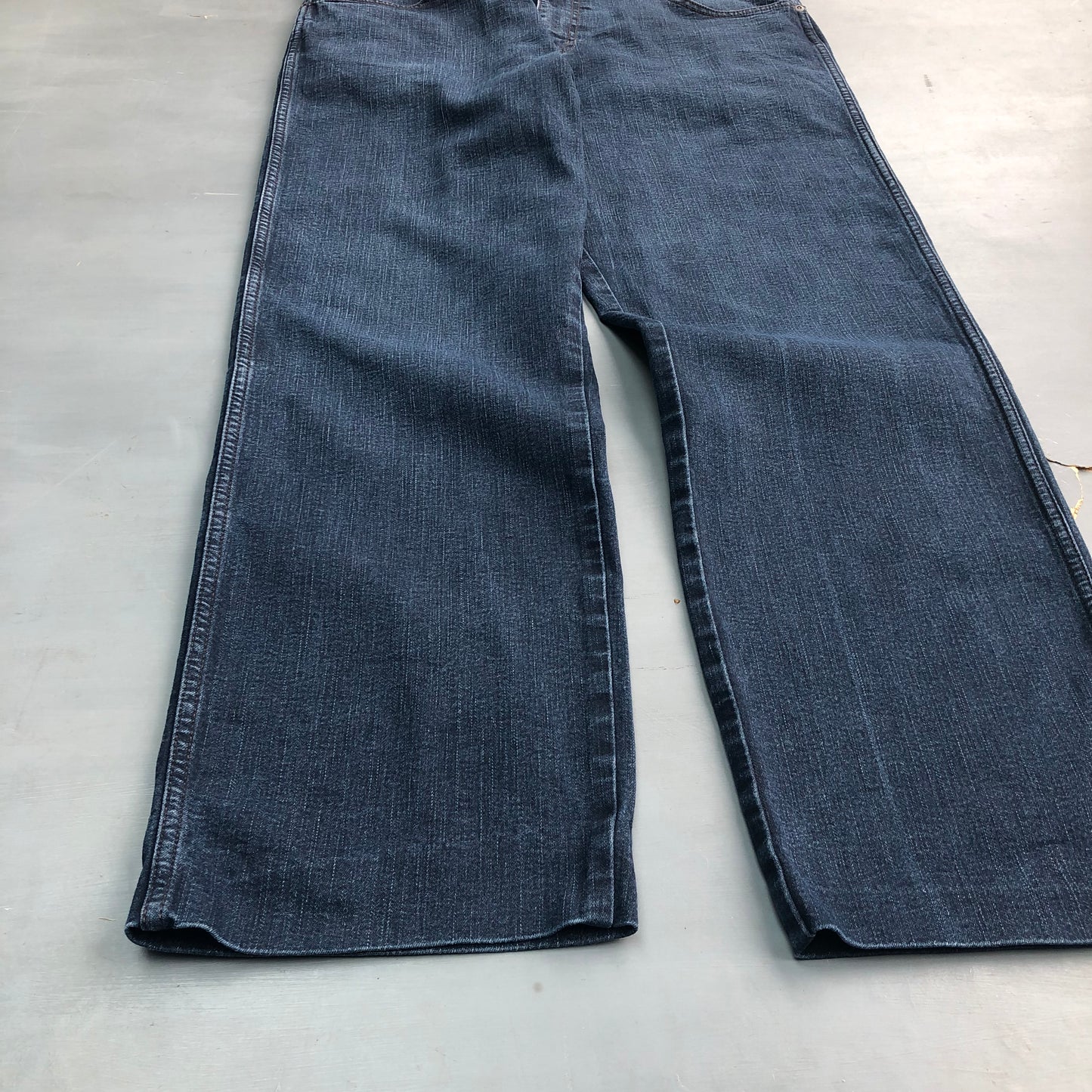 2000s baggy Wrangler jeans (36 waist)