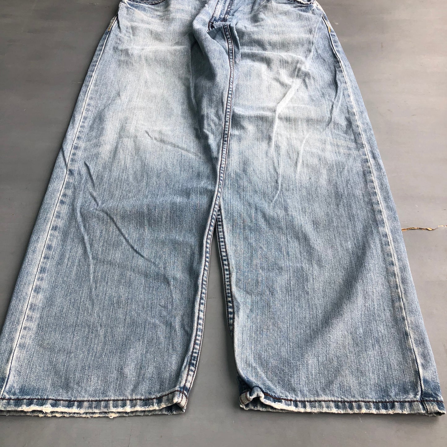 Early 2000s Levis silvertab baggy jeans (33 waist)