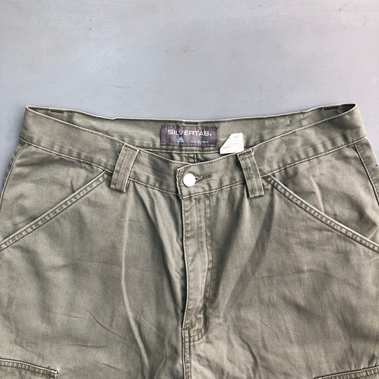 2000s Levis SilverTab utility shorts (34 waist)