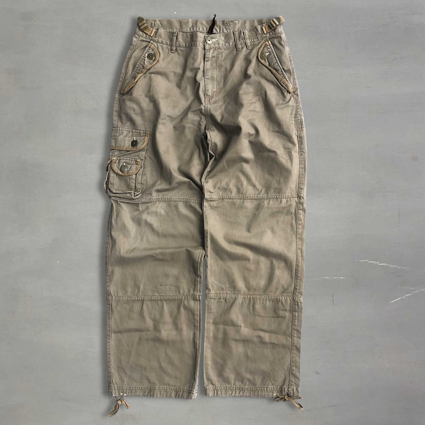 Vintage early 2000s Airwalk utility trousers (34 waist adjustable)