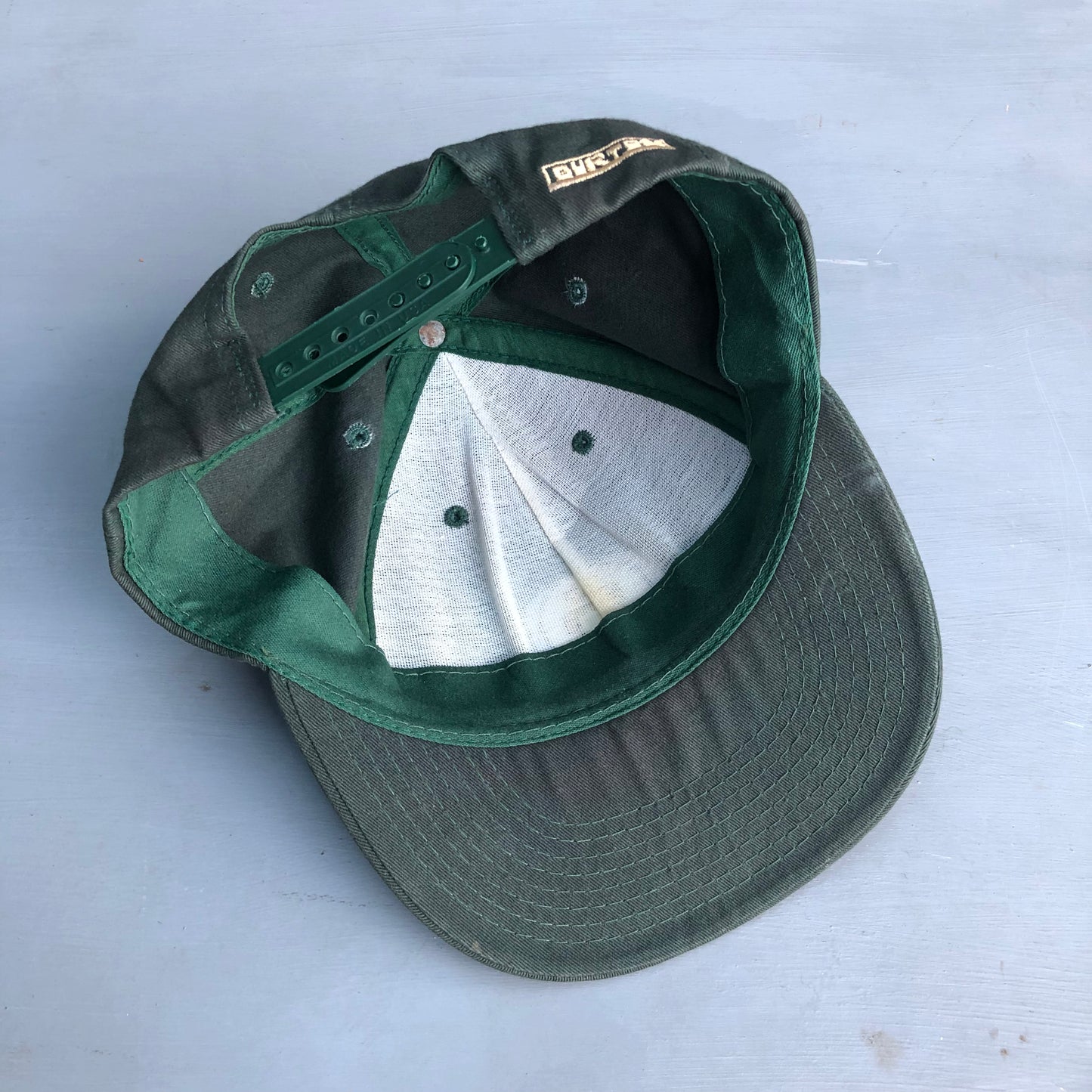 Vintage 90s Burton snowboards cap